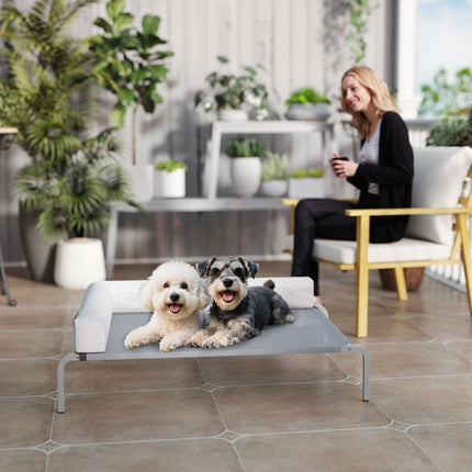 PAWROOM - Utendørs hundeseng, opphøyd hundeseng for mellomstore hunder, med L-formet pute 110x75x30 cm, lys grå